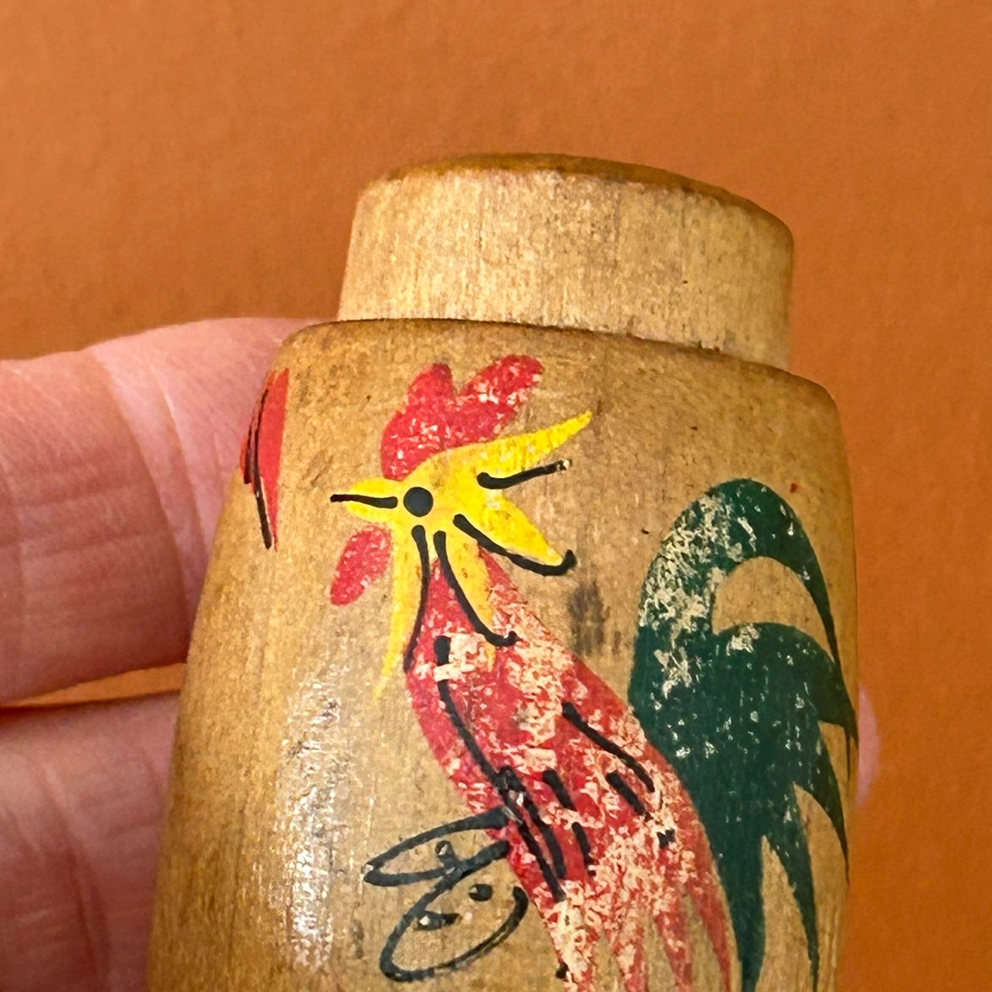 Vintage Wooden Pepper Pot – Hand-Painted Rooster Design – 1950s Retro Kitsch