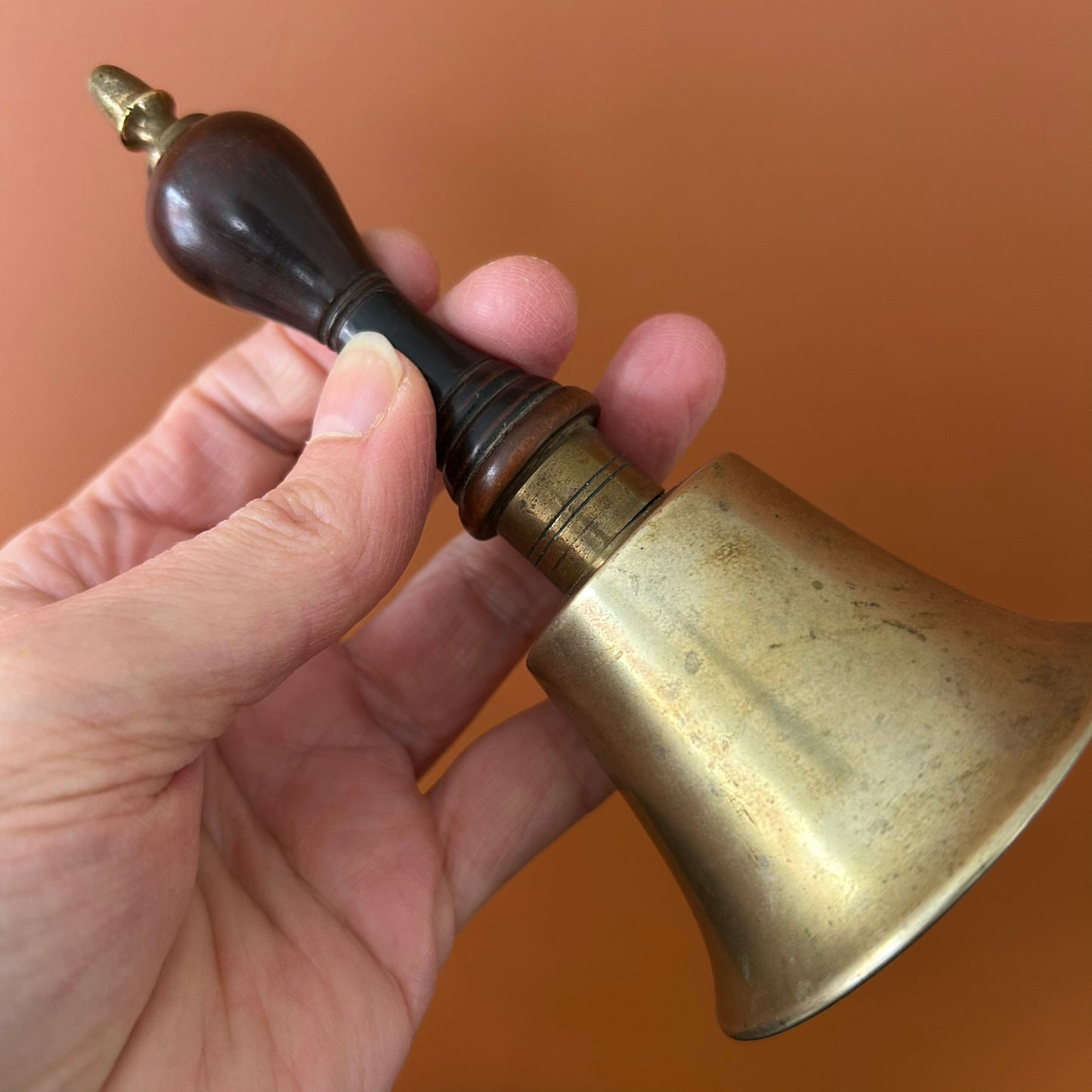 Vintage Heavy Brass Hand Bell with Wooden Handle – 14.5 cm