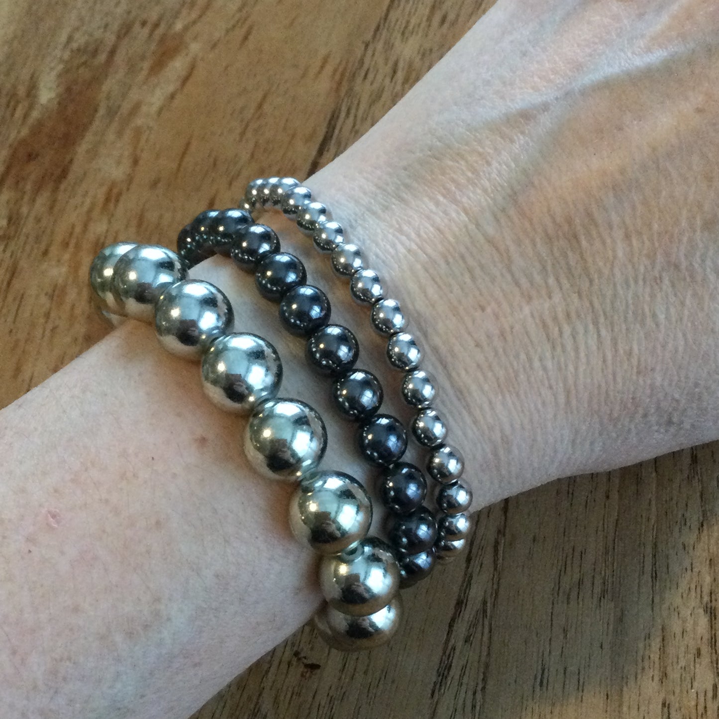 Set of 3 Expanding Bead Bracelets – Silver & Anthracite Grey – Elegant Party Wear – Preloved, Comes in Linen Drawstring Bag