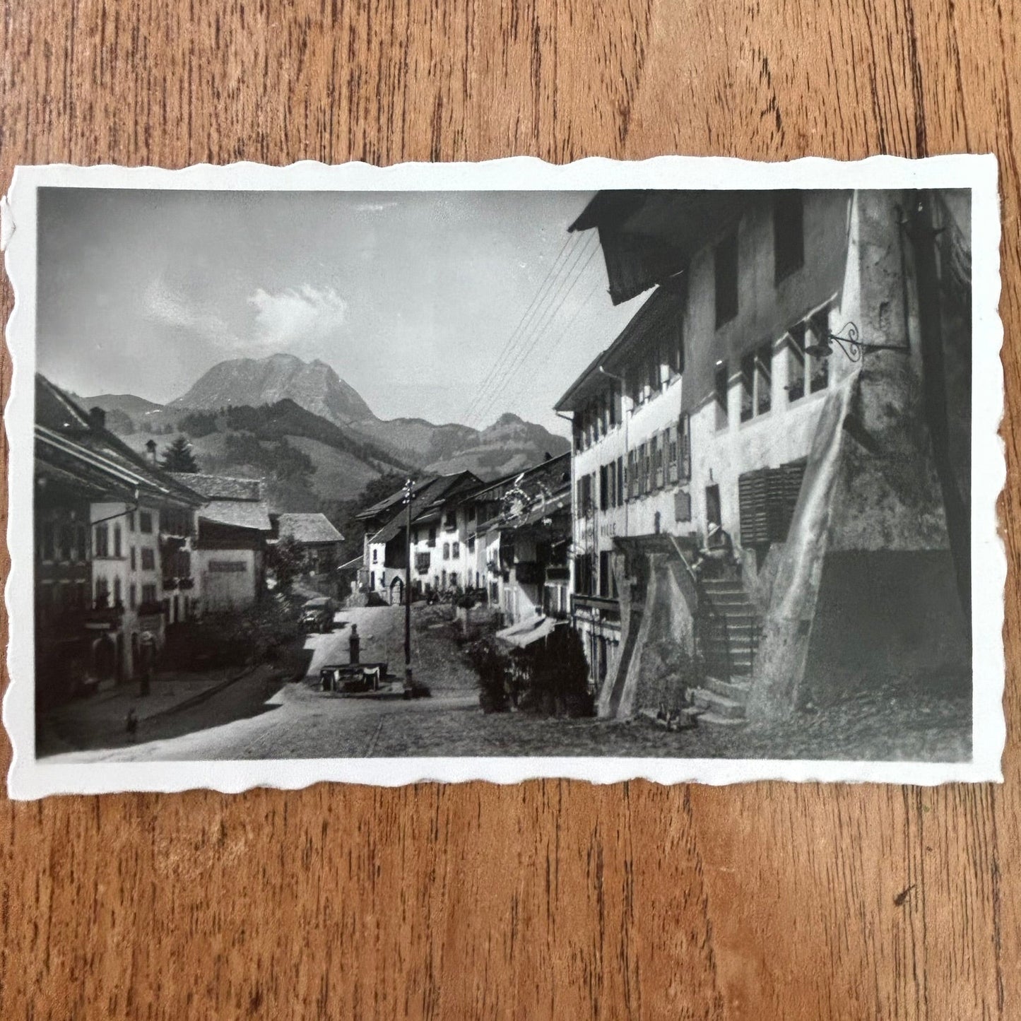 Vintage Postcard 1930s - SWITZERLAND - Greyeres - La rue et le Moleson - Black and white