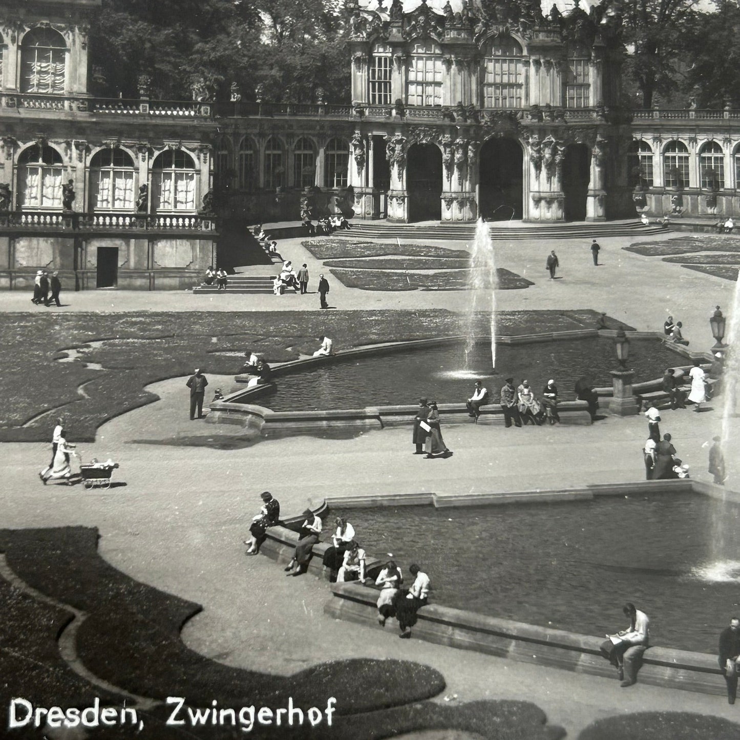 Vintage postcard 1920s / 1930s - GERMANY - Dresden - Zwingerhof - Zwinger Palace - Fountains - Black and white