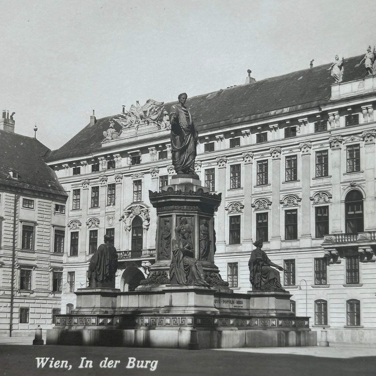 Vintage 1930s 1934 postcard - AUSTRIA - Vienna - In the Burg - Hofburg Palace - Black And White
