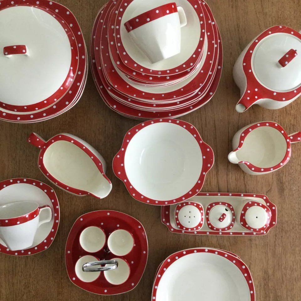 Midwinter Stylecraft Red Domino set of 5 lipped soup / dessert bowls 1950s spotty polka dot