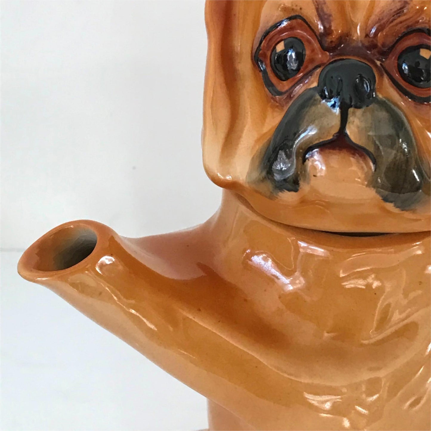 Vintage Novelty Teapot. PEKINGESE DOG. Wood & Sons ‘Pussyfoot’ design 1920s 30s