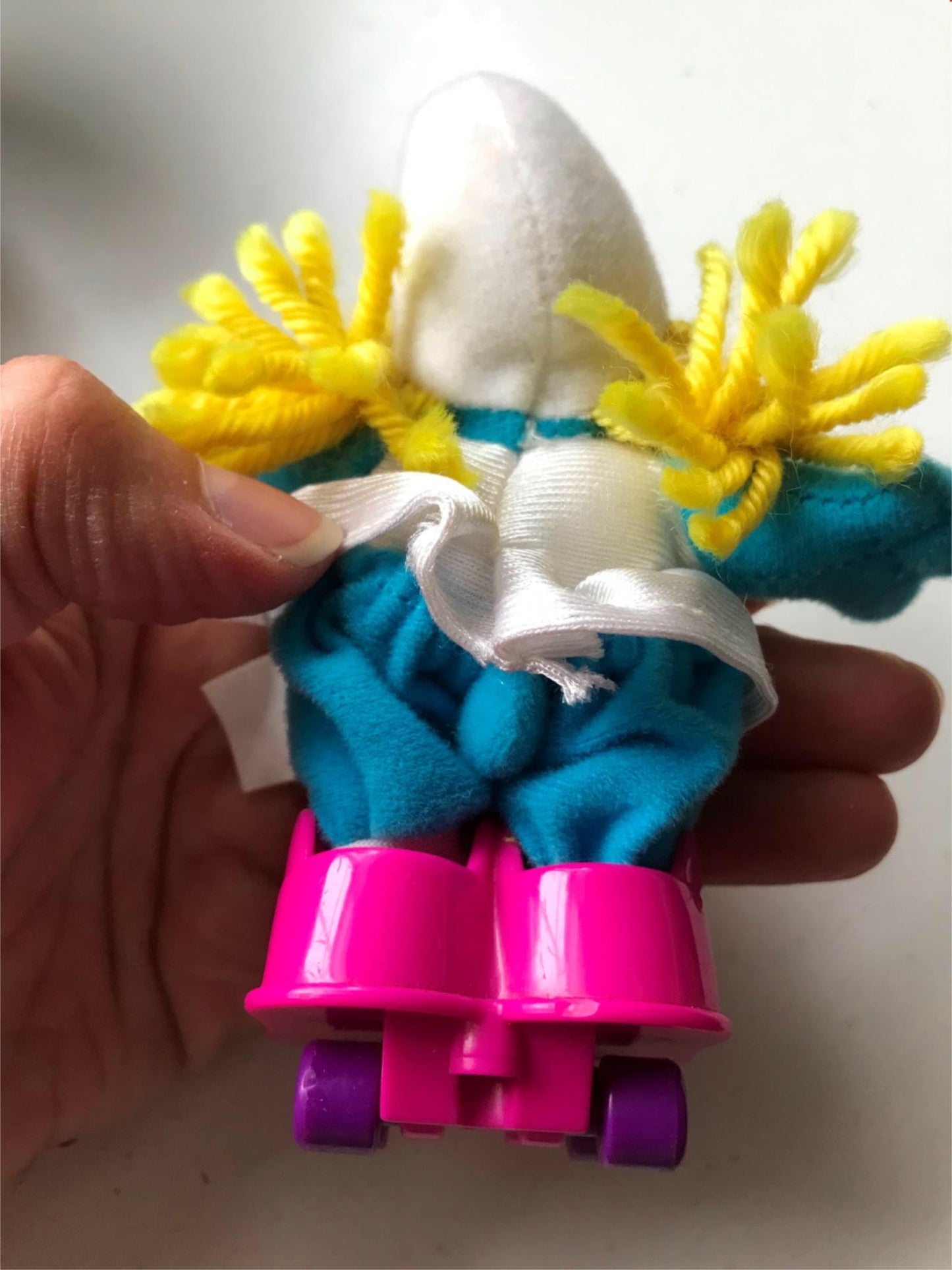 McDonald’s collectable SMURF TOY JULY 7/2000 Smurfette roller skating plush soft