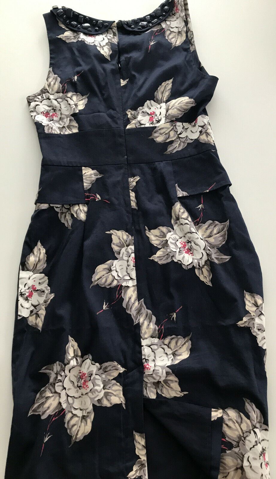 Size 8 Joules Smart Fitted Christmas Dress. Navy Bold Floral Print Jewelled Collar. Size 8. Joules