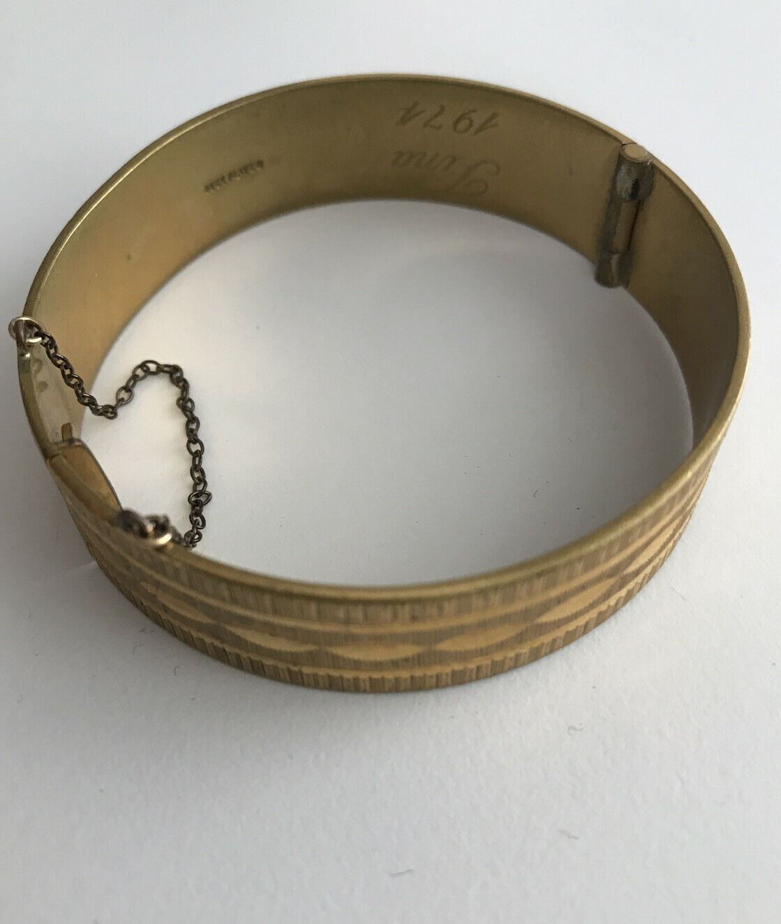 VINTAGE 10ct Rolled Gold Hinged Bangle Bracelet. Safety Chain. Engraved Inside