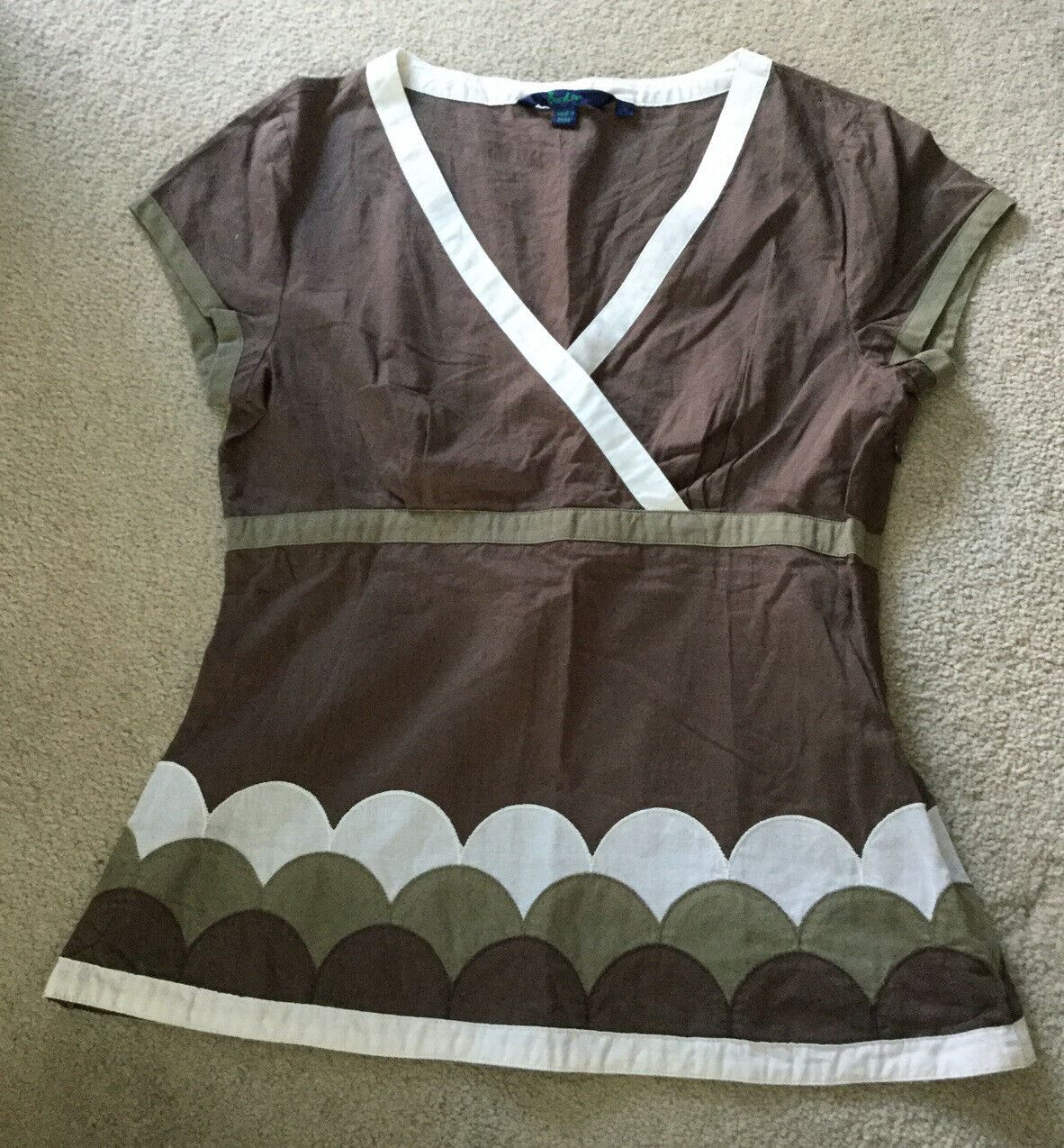 Boden Brown Short Sleeved Cotton Top. Size 8. Crossover Neck. Scallop Design.