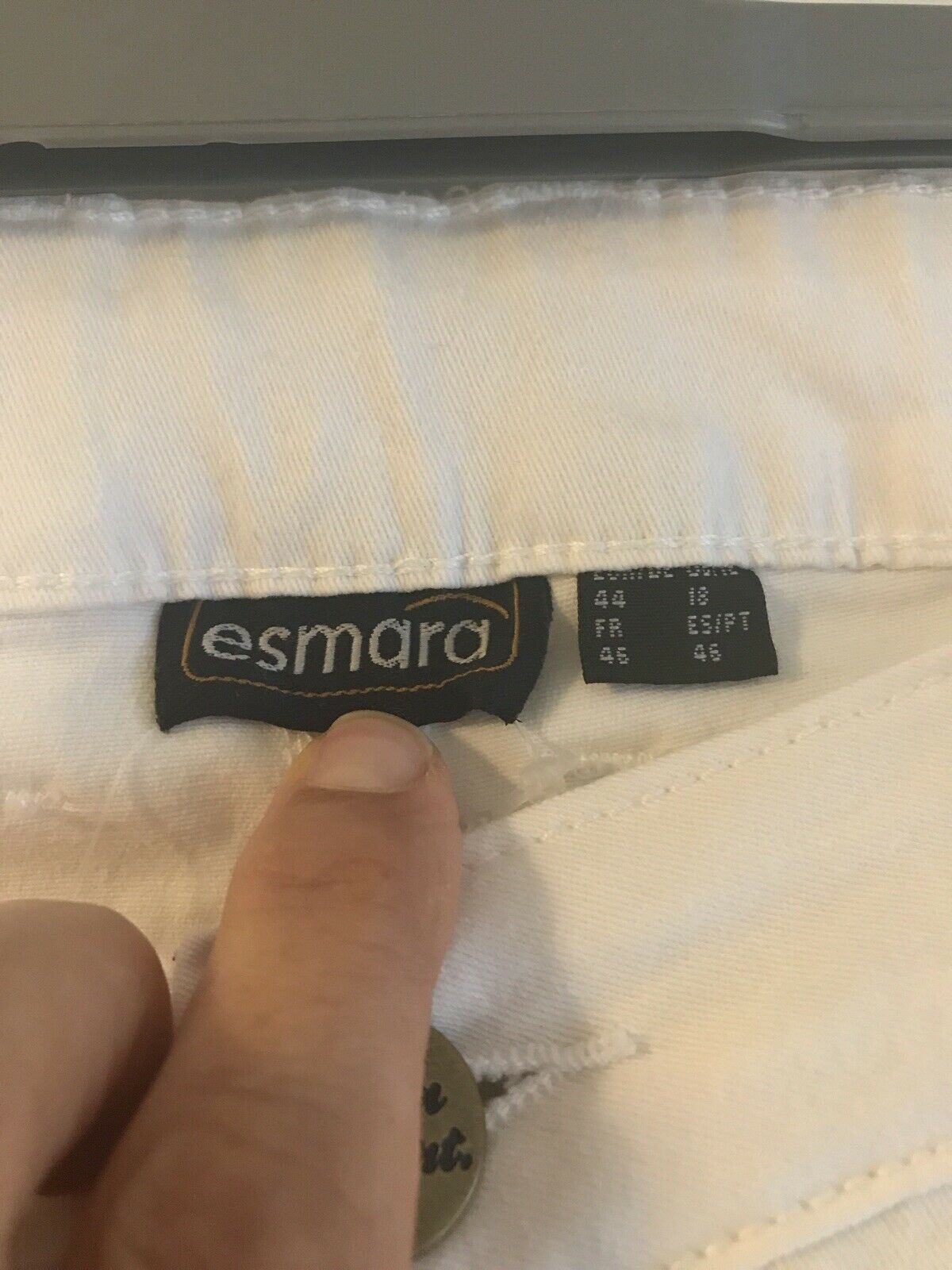 White Slim Fit Jeans. Stretchy. Esmara. Size 16. BNWOT.