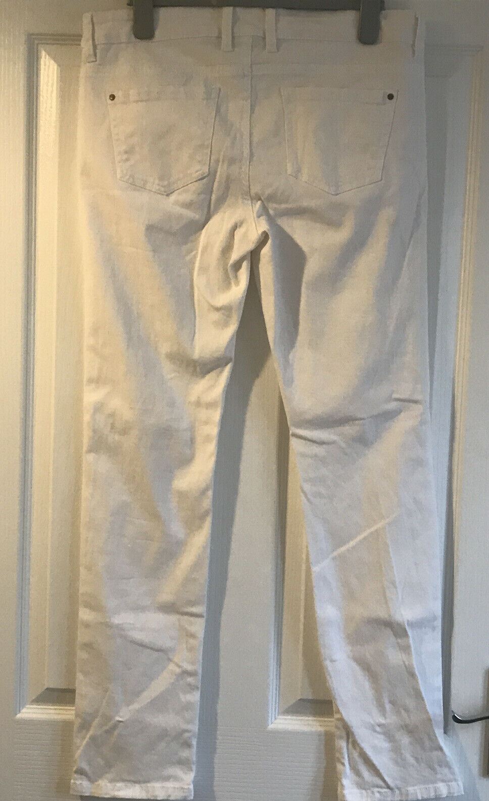 White Slim Fit Jeans. Stretchy. Esmara. Size 16. BNWOT.