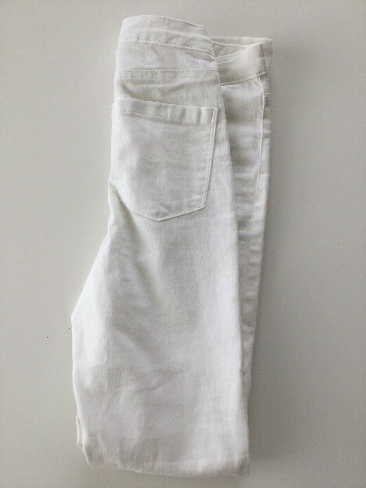 Size 8 White Skinny Stretch Jeans. Denim & Co Size 8