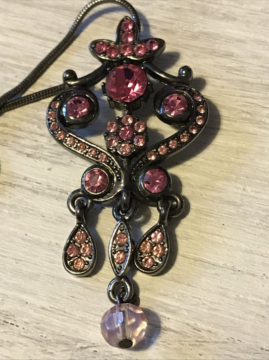 Pink Baroque Style Pendant Fancy Costume Jewellery. Glass Stones. Sparkly.