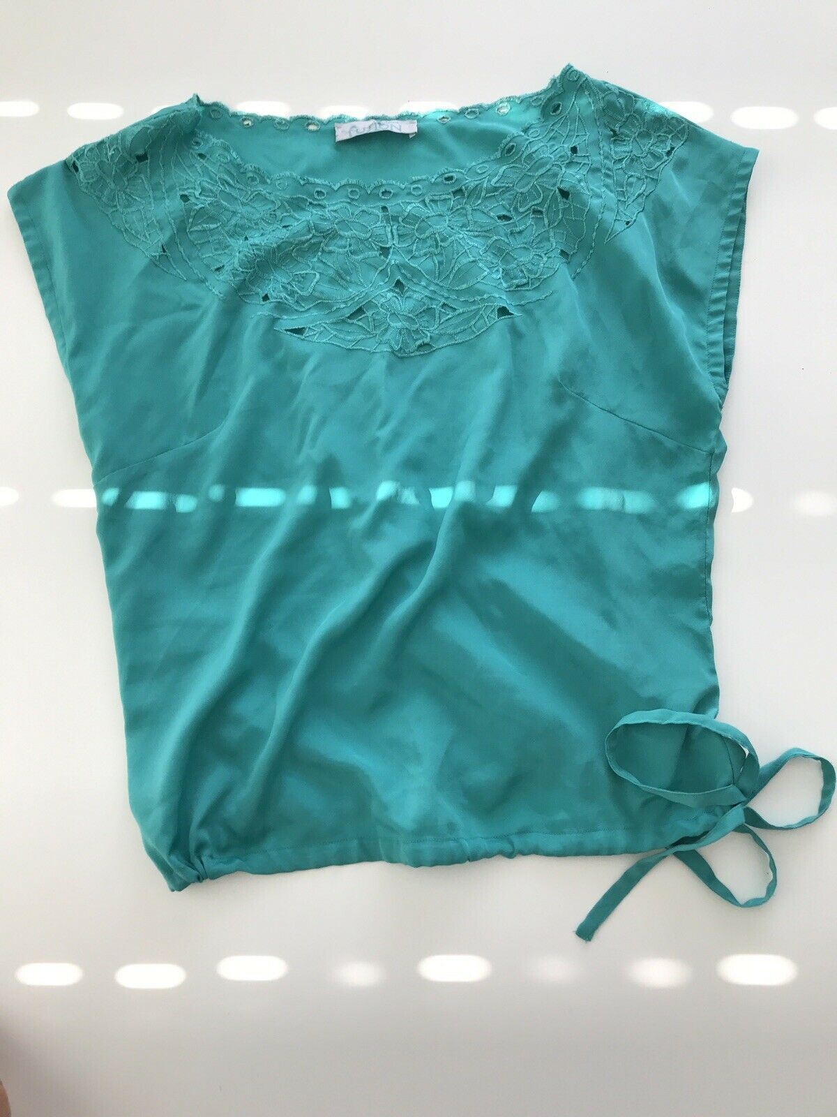 Silky Green Teal Sleeveless Top Blouse. Monsion Fusion. Size 12. Embroidered