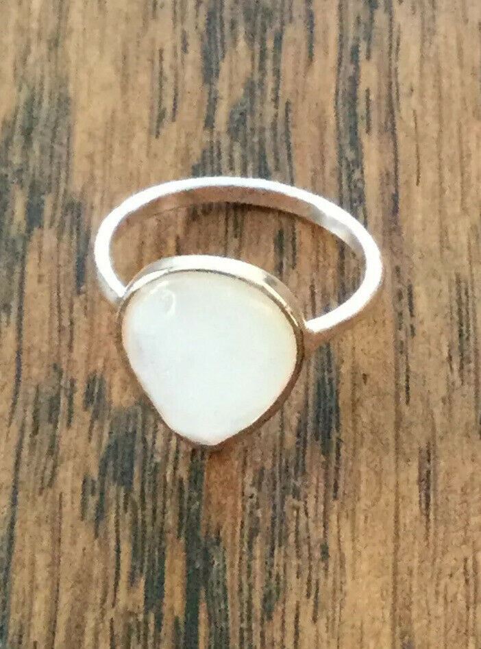 Pretty Cocktail Ring. Pale Blush Pink Stone. Pear Shape. Tear Drop Shape. Size P