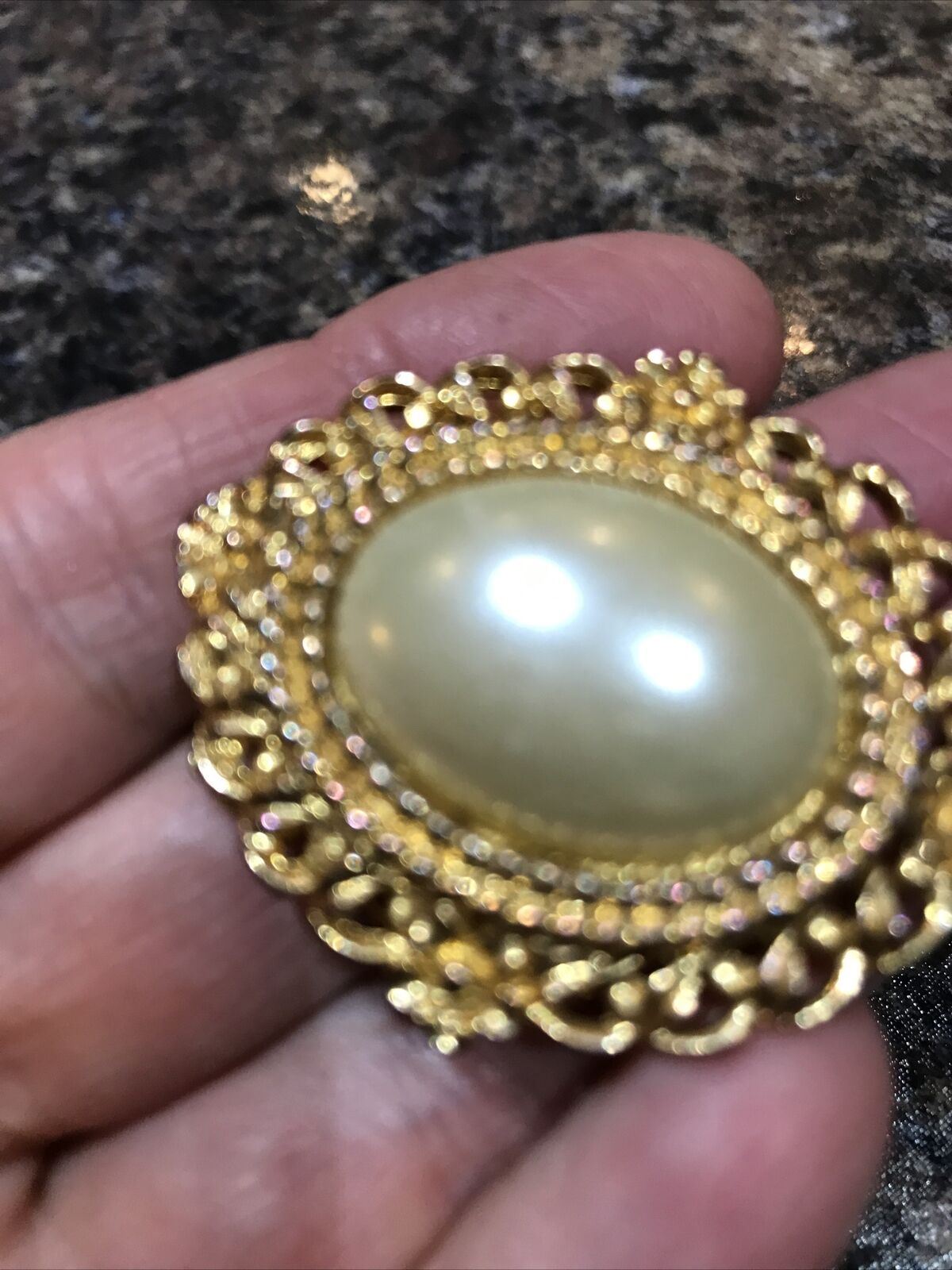 Scarf Clip Vintage. Large Oval Simulated Pearl With Ornate Gold Surround Classic