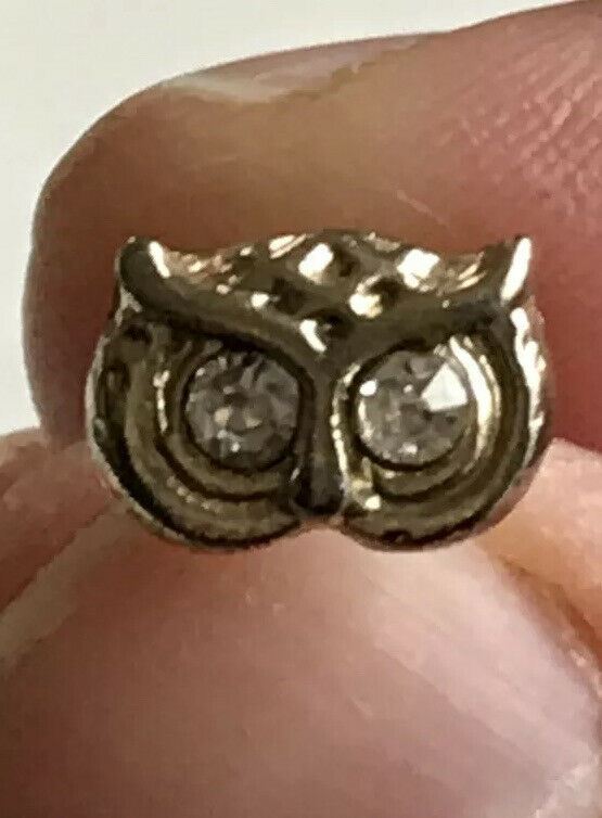 Small Owl Stud Earrings. Gold Tone, Crystal Eyes. Jewelled Eyes. Sweet Dainty