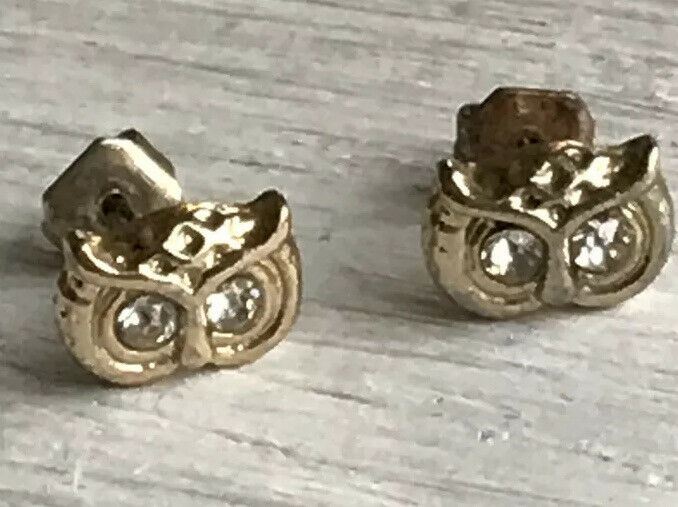 Small Owl Stud Earrings. Gold Tone, Crystal Eyes. Jewelled Eyes. Sweet Dainty