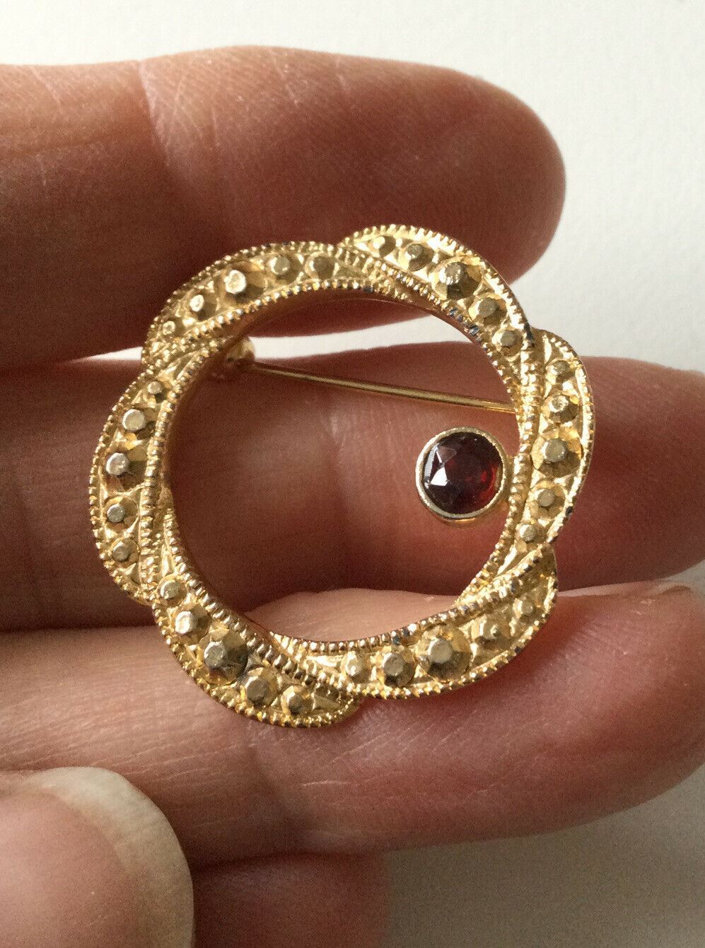 Pretty Vintage Gold Tone Brooch With Red (garnet?) Stone. Small Elegant Dainty