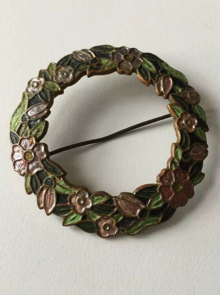 Pretty Wreath Style Floral Brooch. Cloissonne Look. Silver Tone  And Coloured