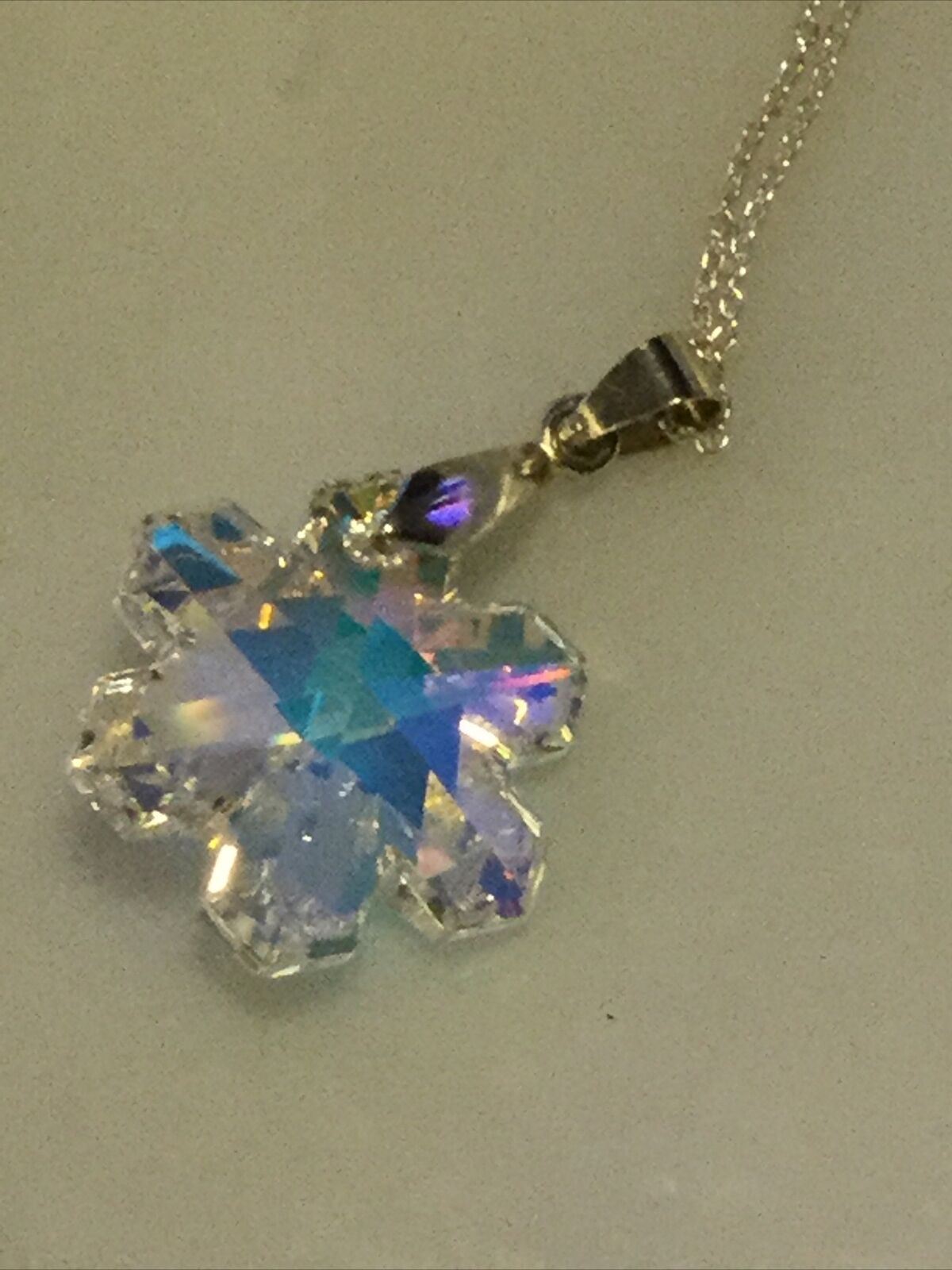 Swarovski Flower Pendant With Sterling Silver Trace Chain 16” Beautiful Gift