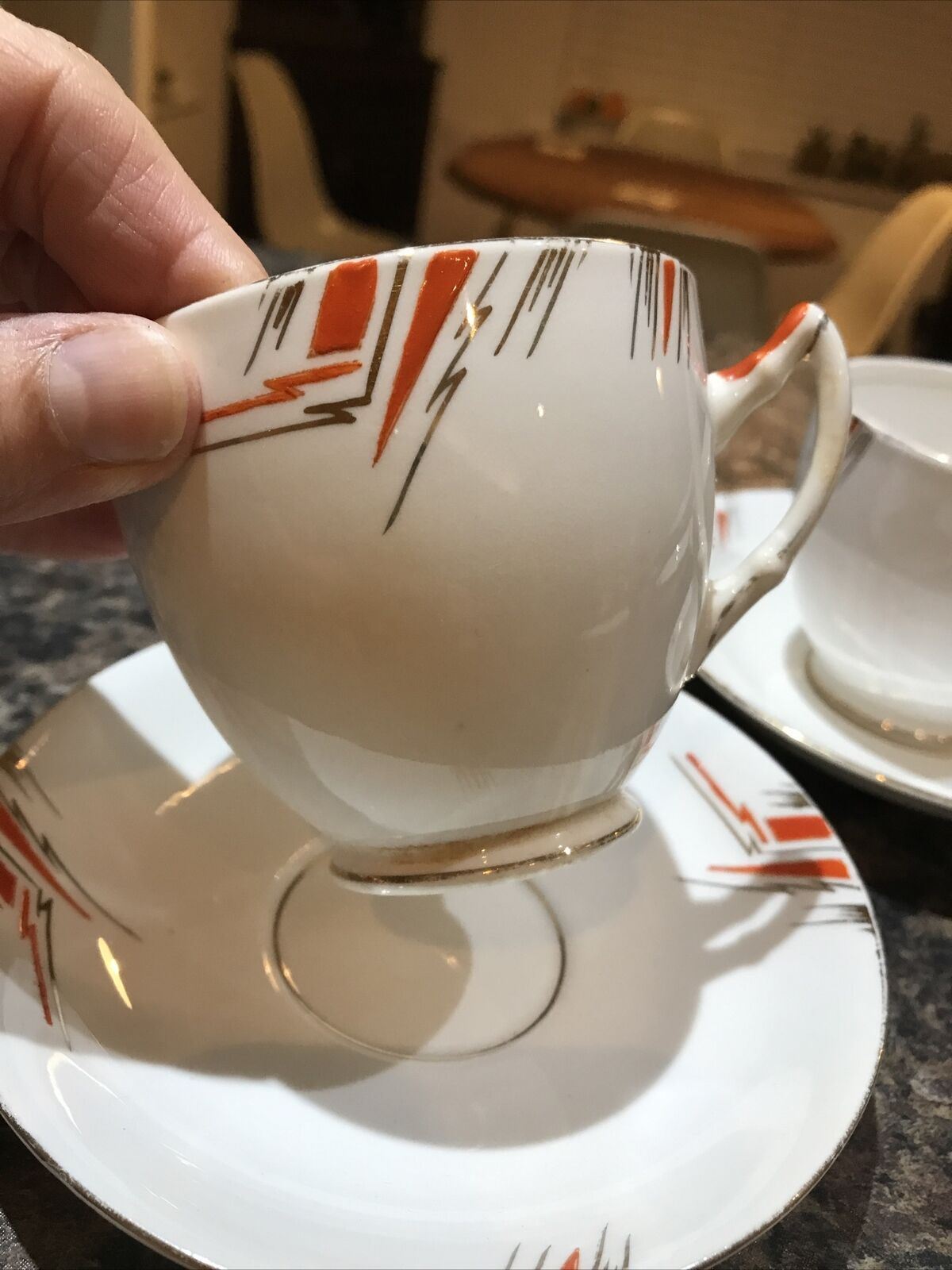 Set Of 2 1930s Art Deco Cups And Saucers. Salisbury Elsia. Orange Lightning