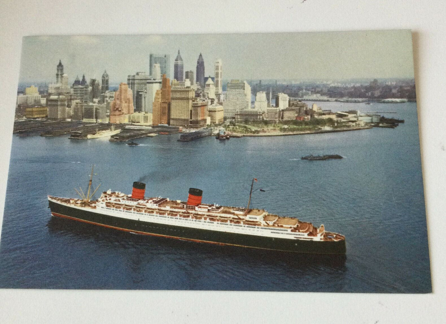 Vintage Postcard Cunard RMS Queen Elizabeth Cruise Boat  NYC New York Skyline