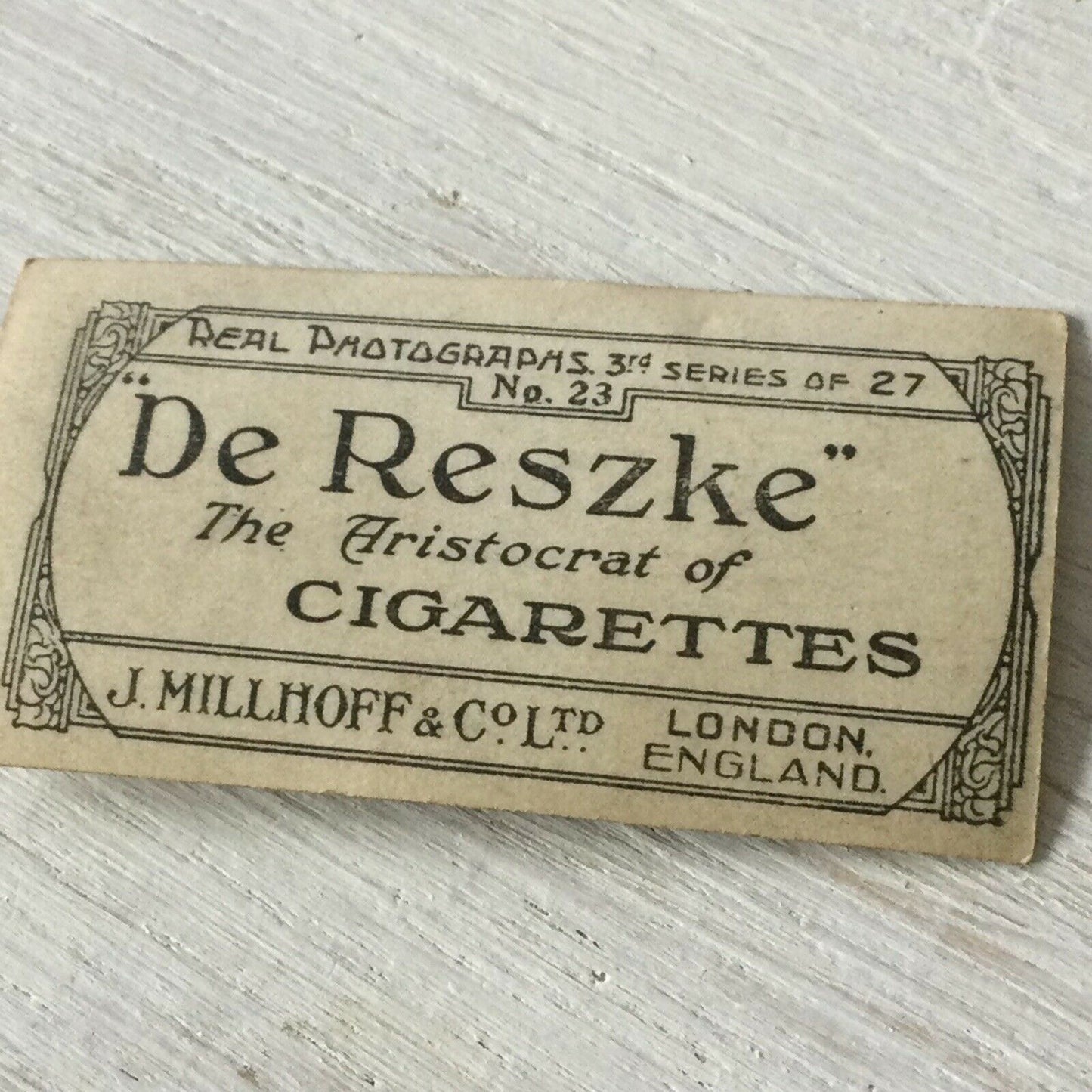 Millhoff De Reszke Cigarette Card Series 3 no.23 Rubbish. Cute puppies on dustpan spaniel