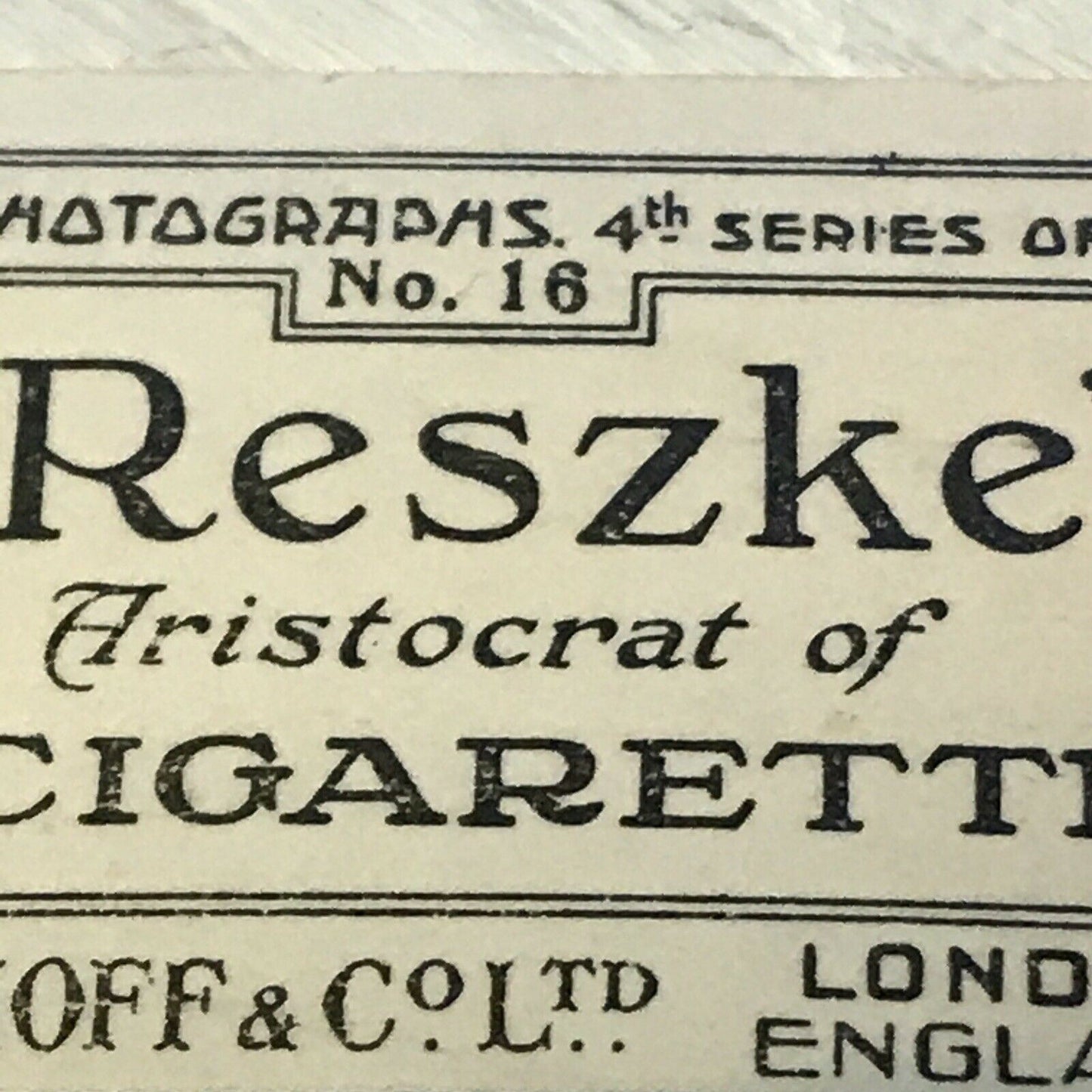 De Reszke Cigarette Card Series 4 no.16 This isn’t what master likes cute puppy