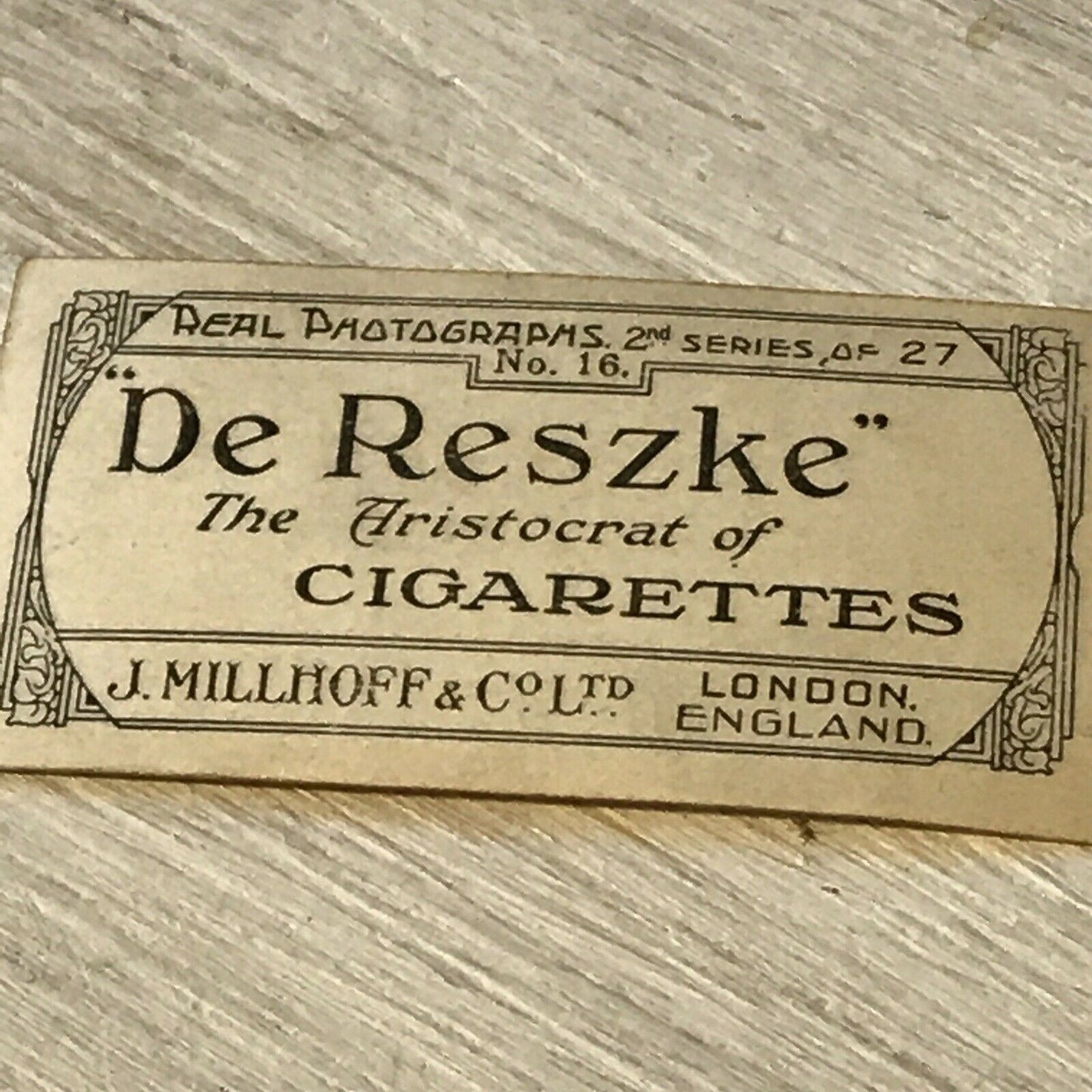 De Reszke Cigarette Card Series 2 no.16 Bobbed but not shingled dog photo vintag