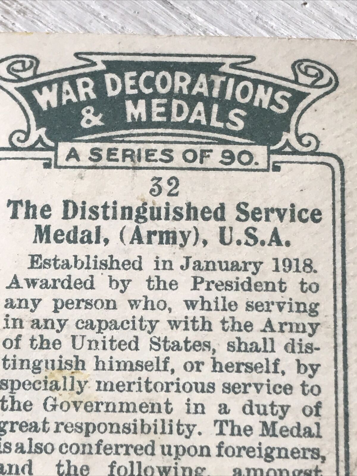 DISTINGUISHED MEDAL Players Cigarette Card War Decoratiions & Medals No 32