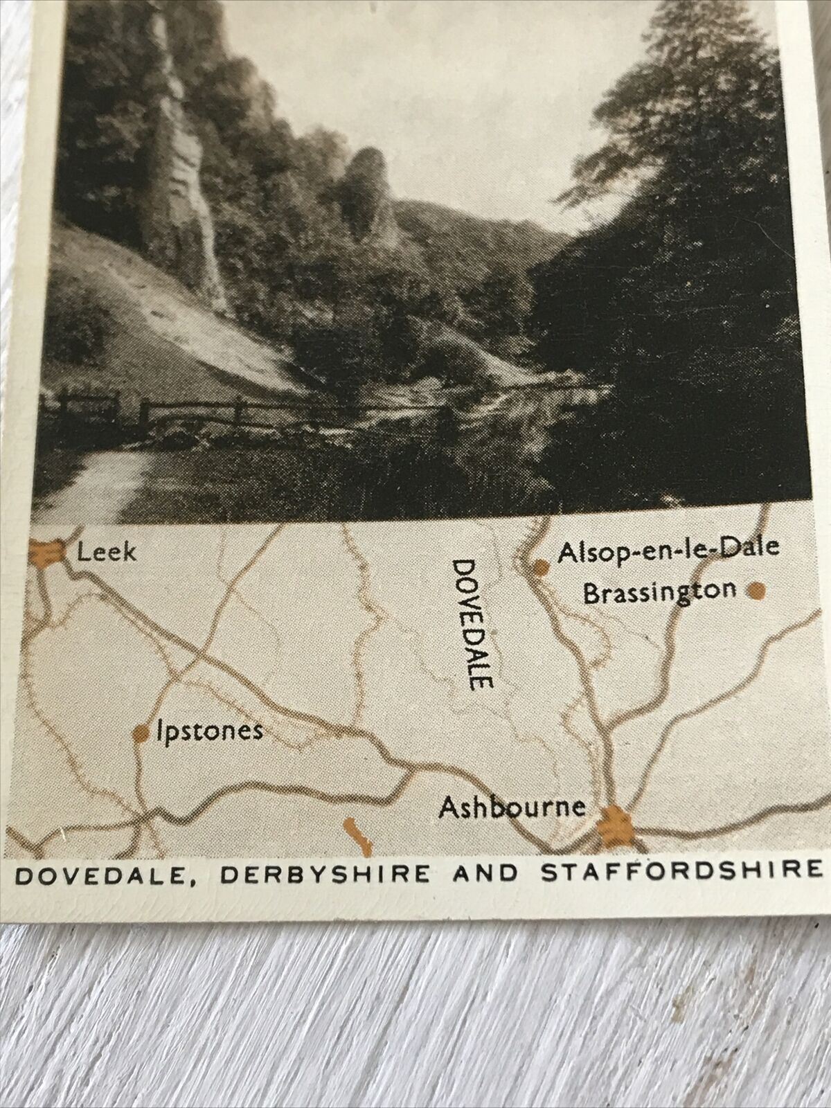 Churchmans Cigarette Card Holidays In Britain 29 Dovedale Derbyshire Staffordshi