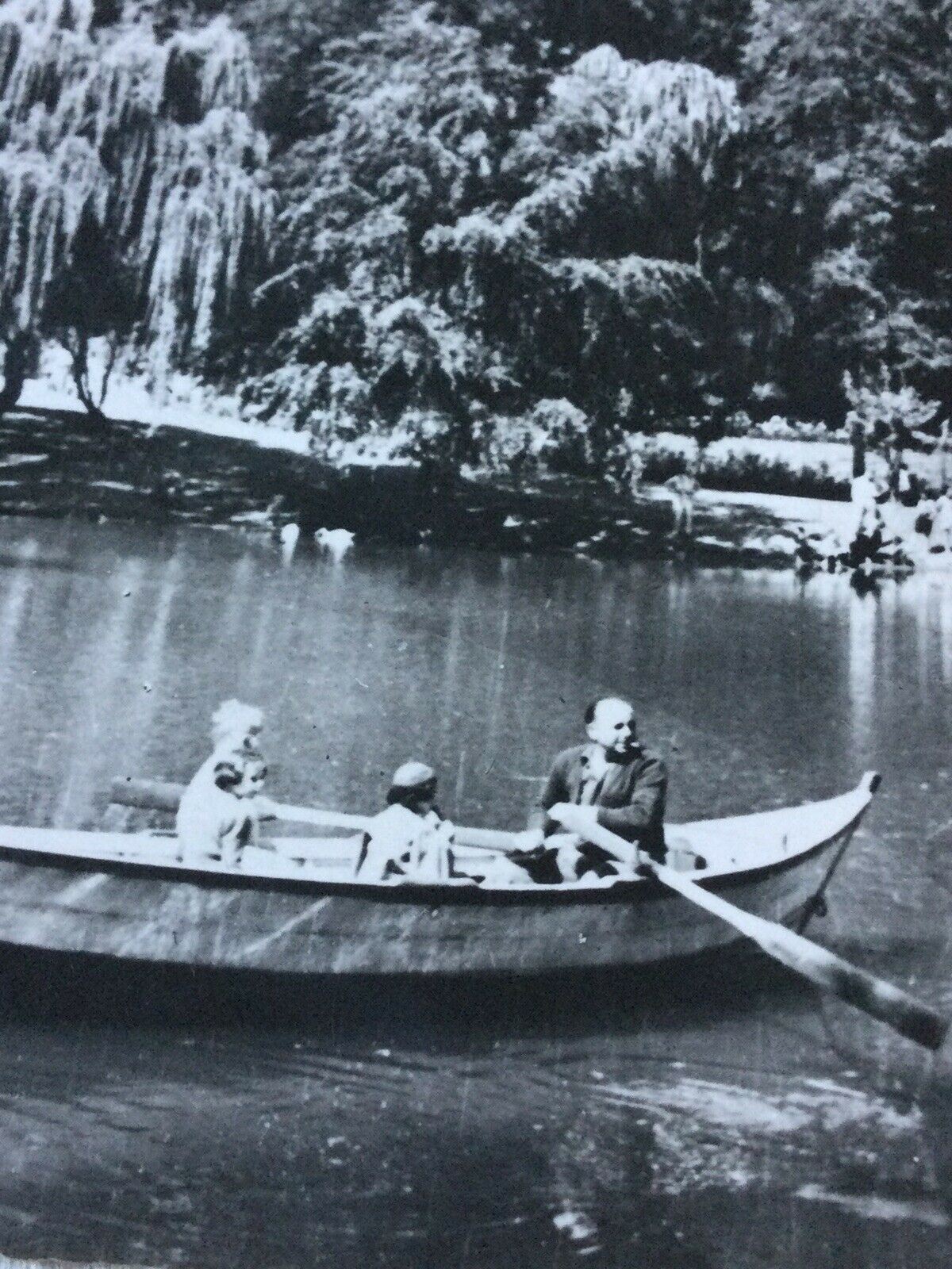 Vintage Postcard France Luchon Quinconces Park Lake Rowing Boat Weeping Willow