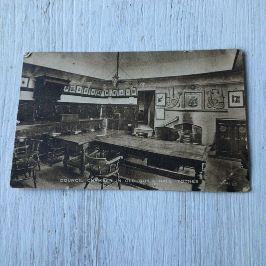 Vintage 1930s Postcard Totnes Old Guild Hall Council Chamber Black & White. Interior photo. Posted.