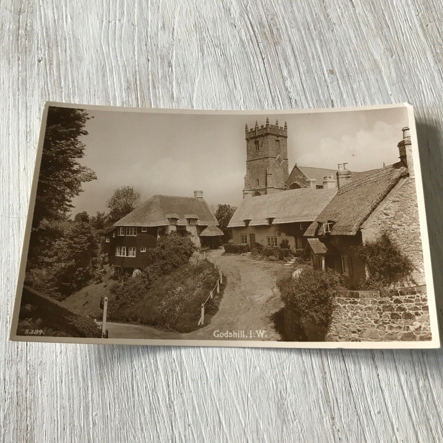 Isle Of Wight Memorabilia Vintage Postcard Godshill Village Scene Church