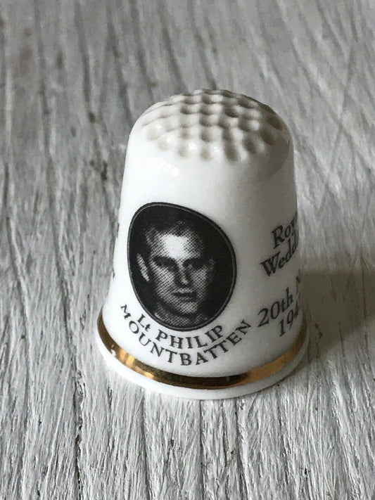 Royal Golden Wedding Commemorative Thimble. Queen Elizabeth Prince Phillip. 1997