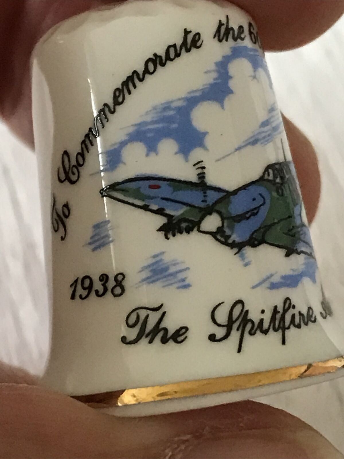 Bone China Thimble 60th Anniversary Spitfire Aéroplane 1938-1998 Thimble Guild