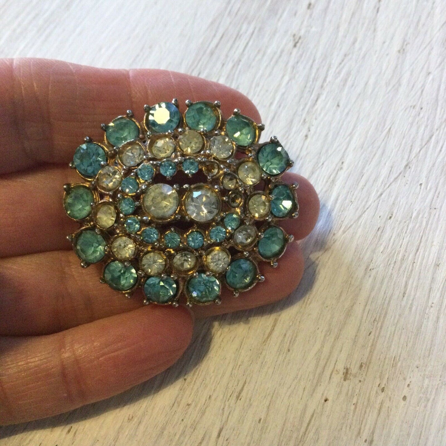 Vintage Jewellery Brooch Large Oval Gold Tone With Sky Blue & Clear Sparkly Ston