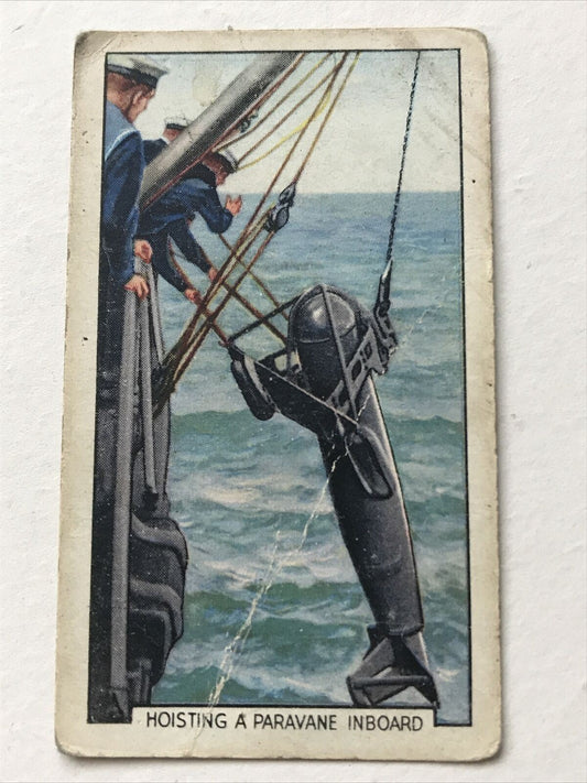 HOISTING A PARAVANE INBOARD Park Drive Cigarette Card The Navy No.31 Creased