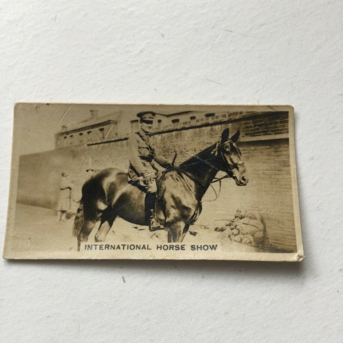 BRONCHO INTERNATIONAL HORSE  SHOW Lambert & Butler Cigarette Card World Of Sport