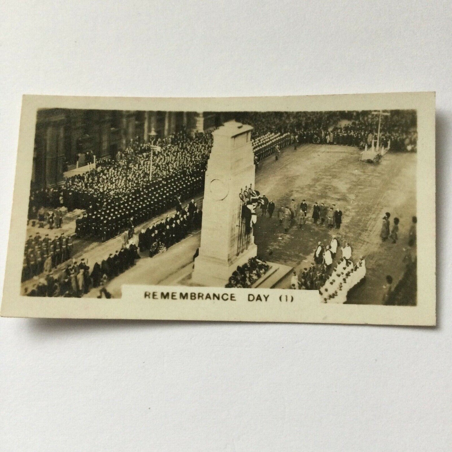 REMEMBRANCE DAY (1) Wills Cigarette Card #32 Homeland Events Cenotaph King