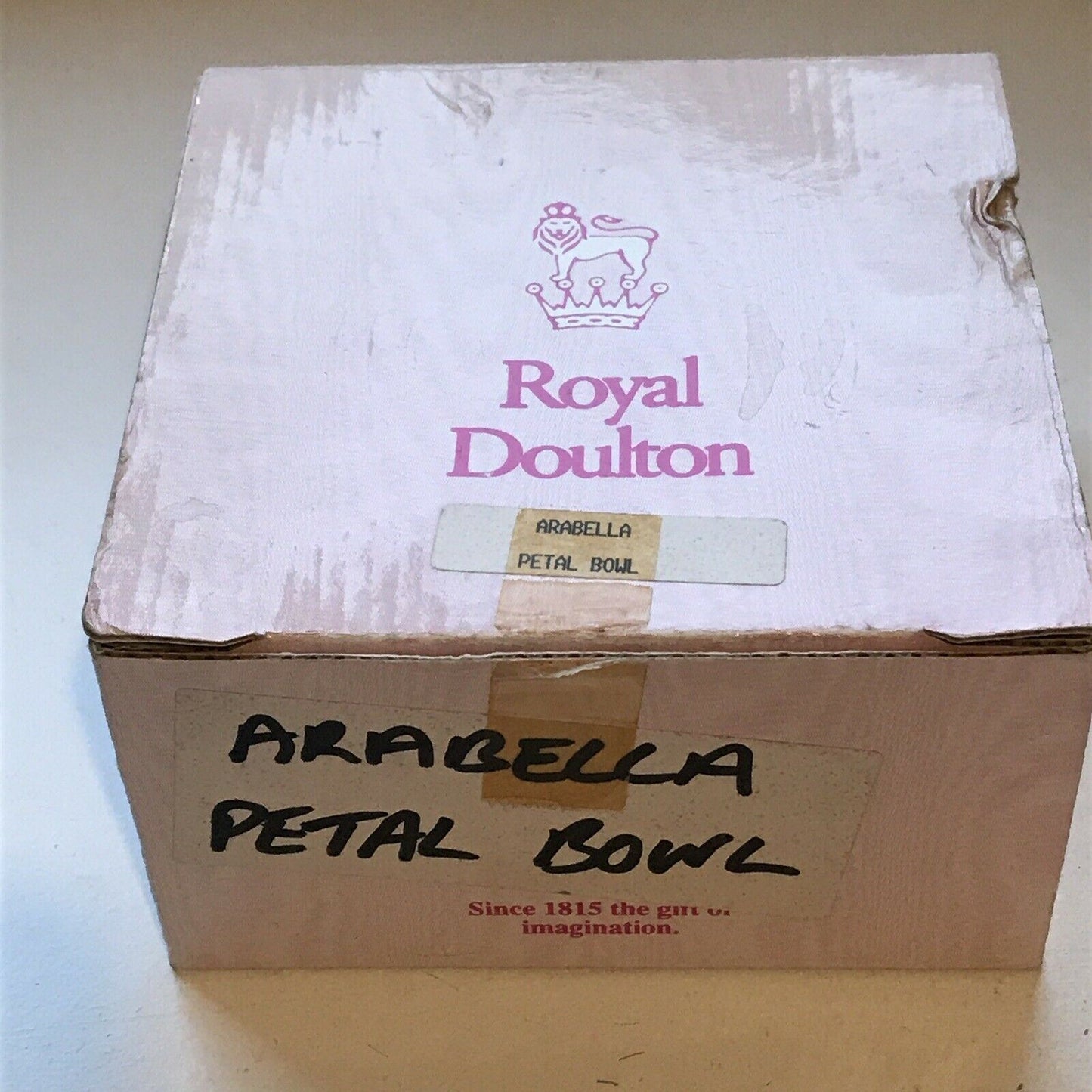 Royal Doulton Arabella Petal Bowl Fluted Edge. Trinket bowl / sugar bowl. Perfect BOXED Vintage 1990 H5183