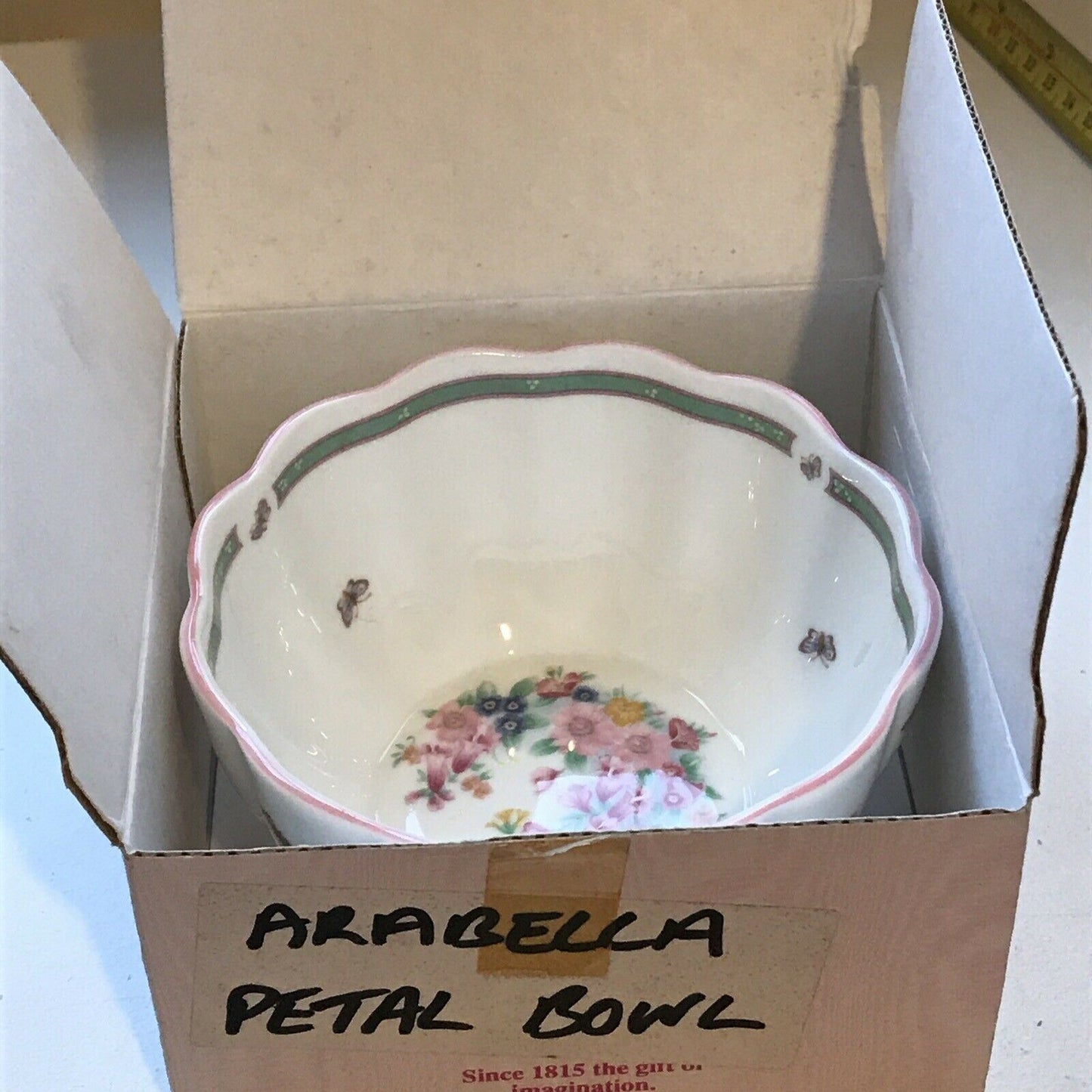 Royal Doulton Arabella Petal Bowl Fluted Edge. Trinket bowl / sugar bowl. Perfect BOXED Vintage 1990 H5183