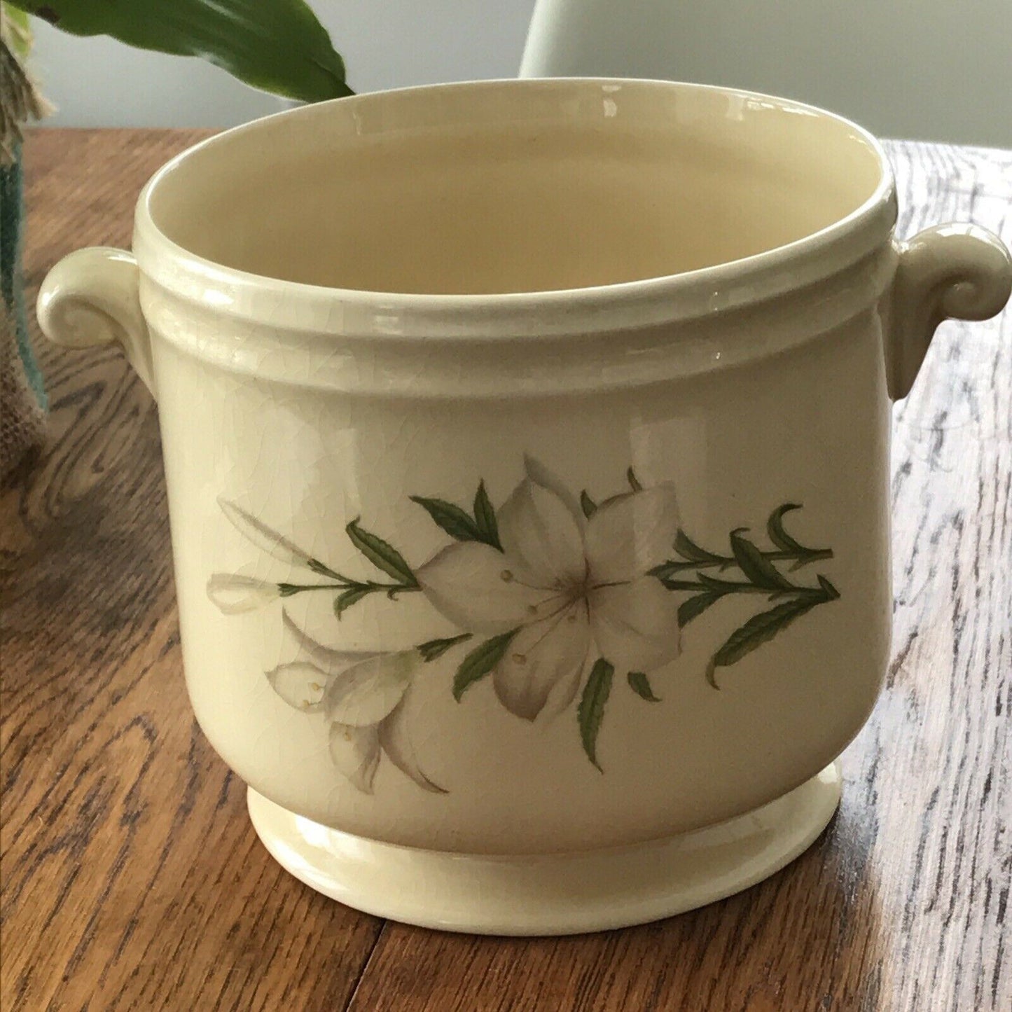 Crown Devon Floral Lily Plant Pot Planter Inside. Cream. Handles. 14.5cm Diameter.