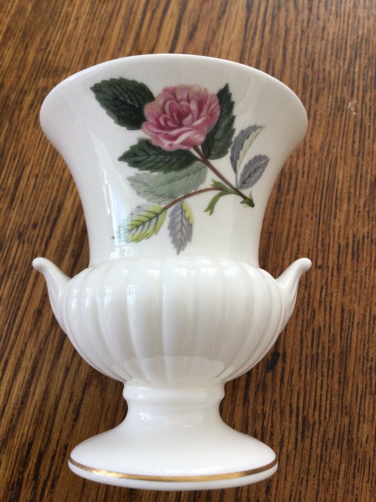 Small Vintage Wedgwood Bud / Posy Vase, Urn Shape. Pink Rose Design. Classical Shape.