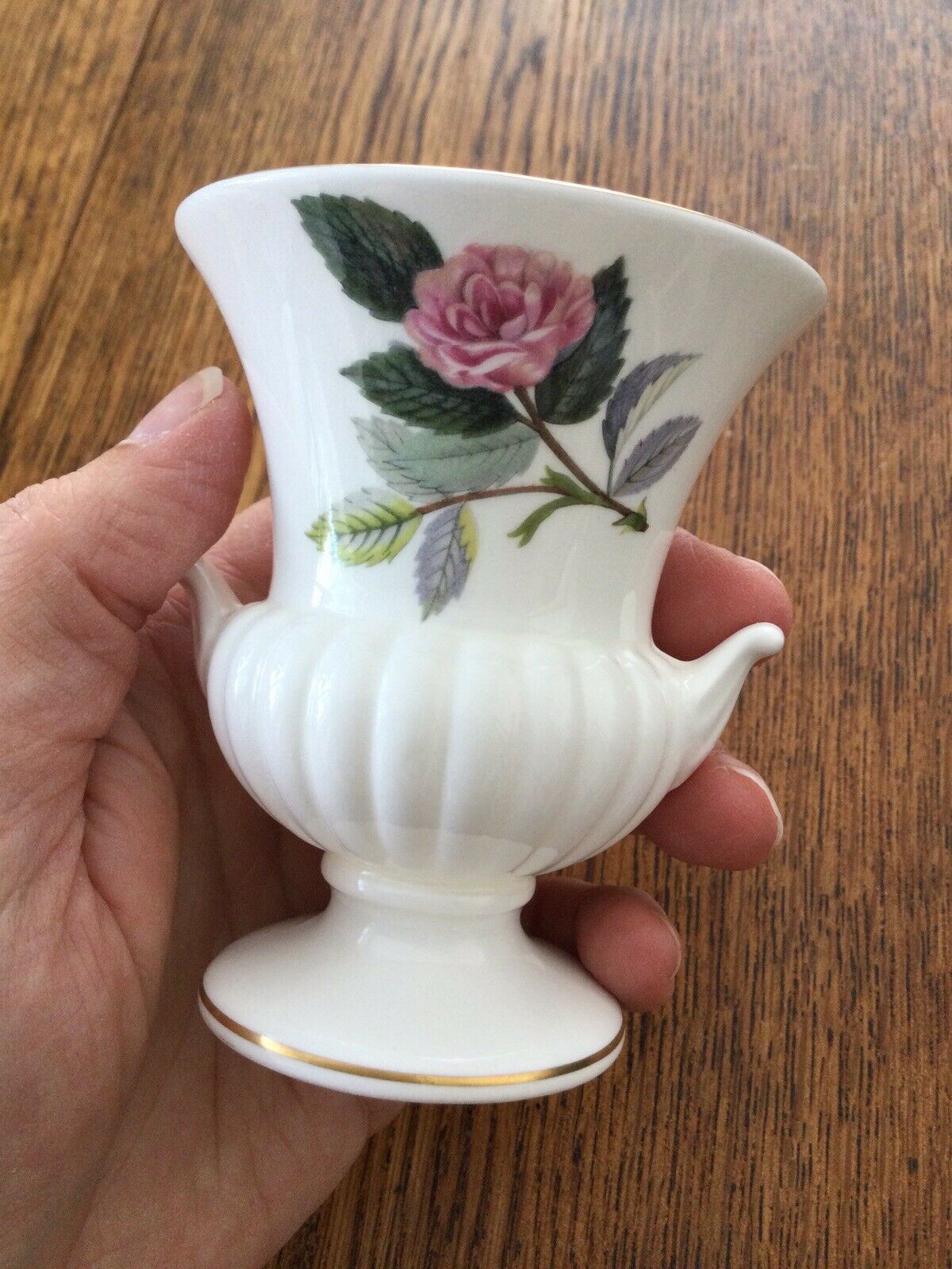 Small Vintage Wedgwood Bud / Posy Vase, Urn Shape. Pink Rose Design. Classical Shape.