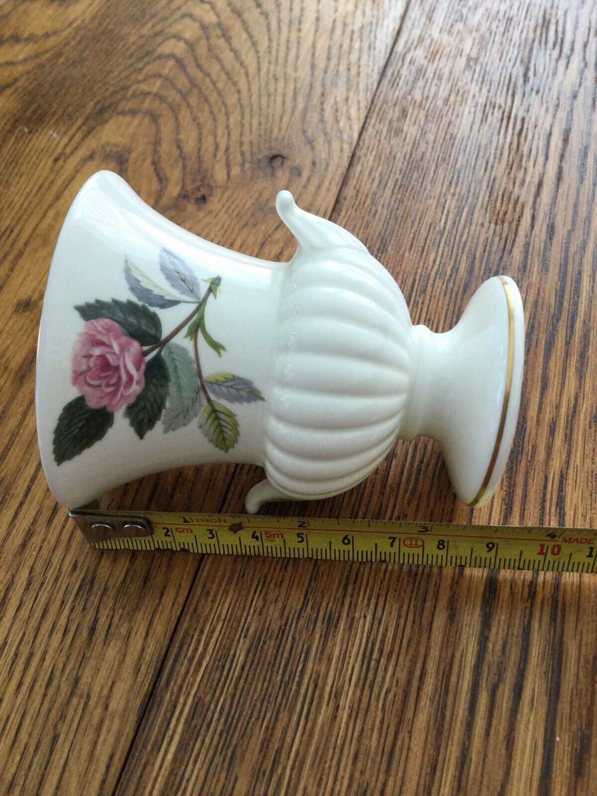 Small Vintage Wedgwood Bud / Posy Vase, Urn Shape. Pink Rose Design. Classical Shape.