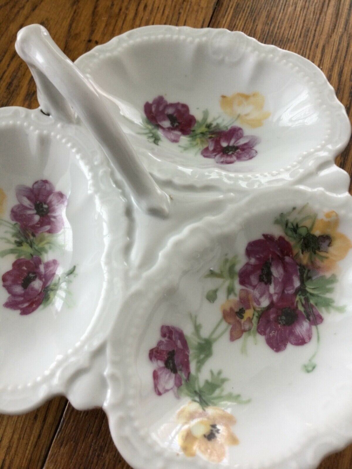 Pretty vintage trinket dish with handle. Divided into 3. Floral dainty china white, purple, yellow