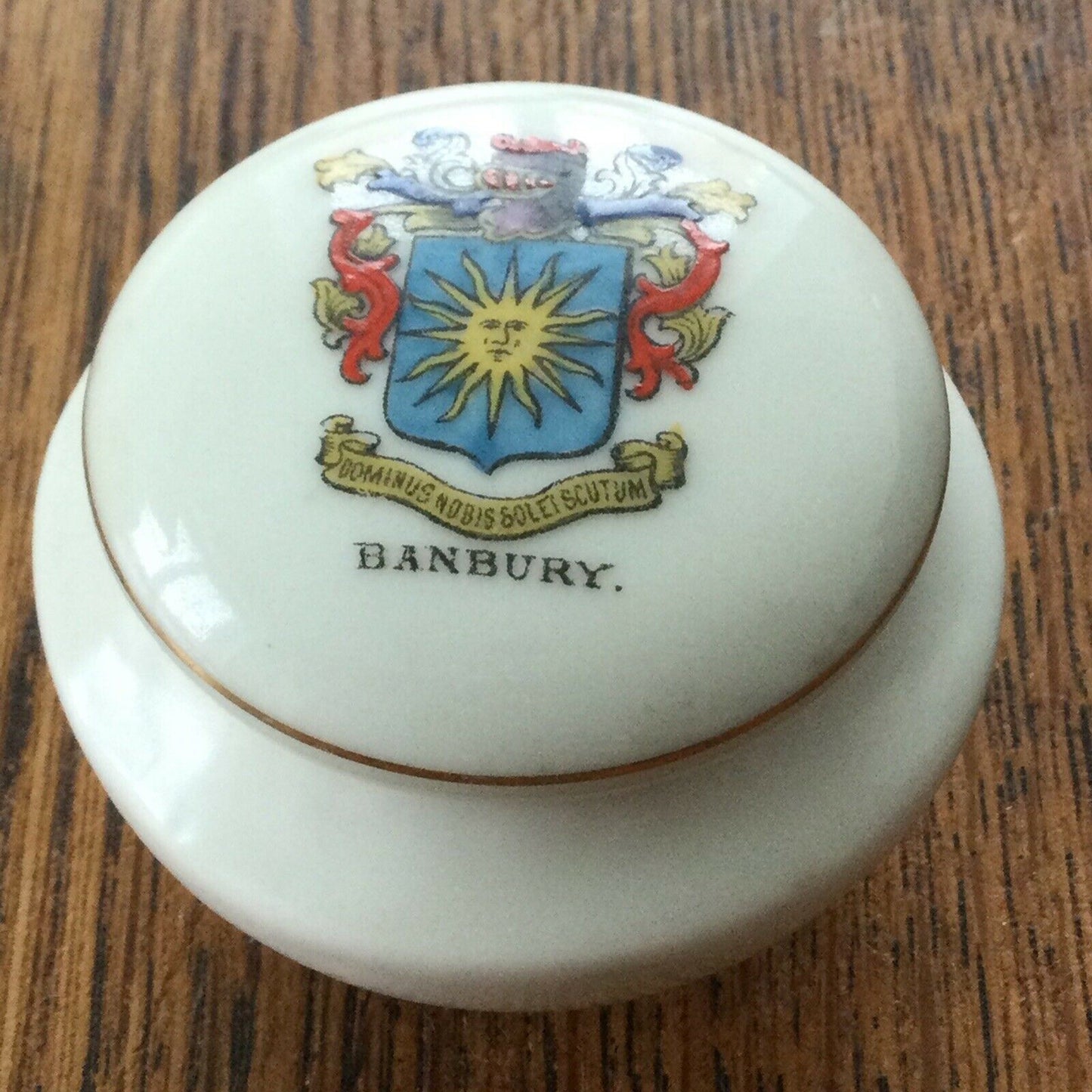 Miniature Crested China Pot Lidded BANBURY Dominus Nobis Solei Scutum