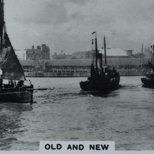 Vintage Senior Service Photo Cigarette Card Lowestoft Harbour 1939 1930s Coastwise No.2