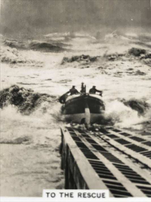 Vintage Photo Cigarette Card 1939 1930s Lifeboat At The Lizard. ‘To The Rescue’